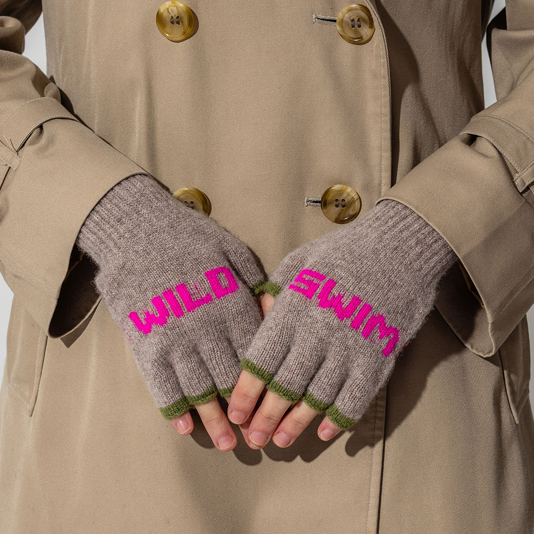 Wild Swim Fingerless Gloves in Mushroom & Neon Pink