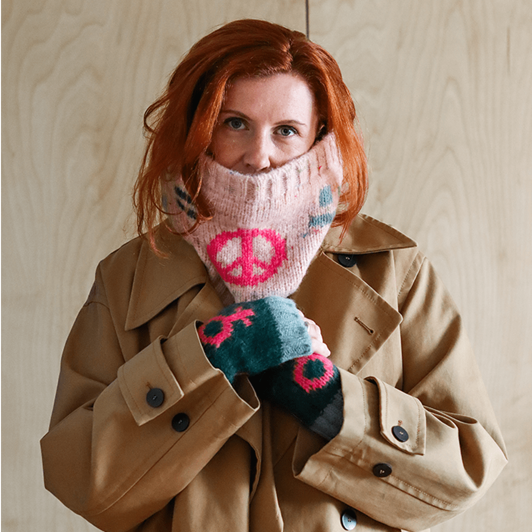 Cosmos Snood in Asteria Snood Black & Beech