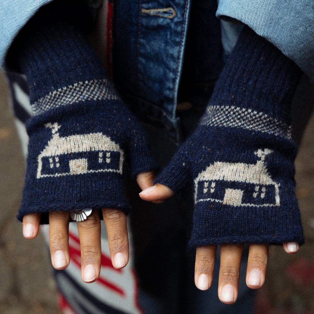 Pre-Order - Teachín Wrist Warmers in Atlantic - Black & Beech