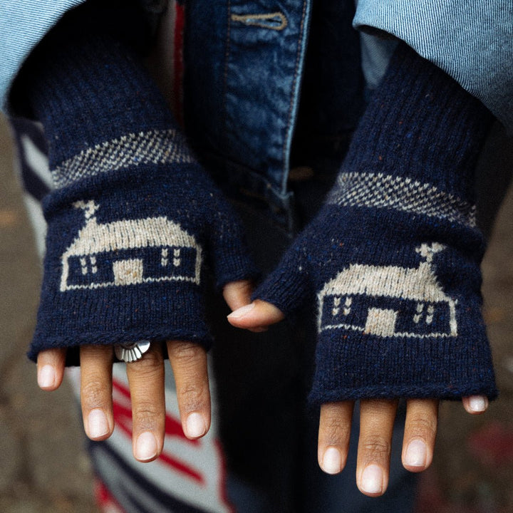 Pre-Order - Teachín Wrist Warmers in Atlantic - Black &amp; Beech
