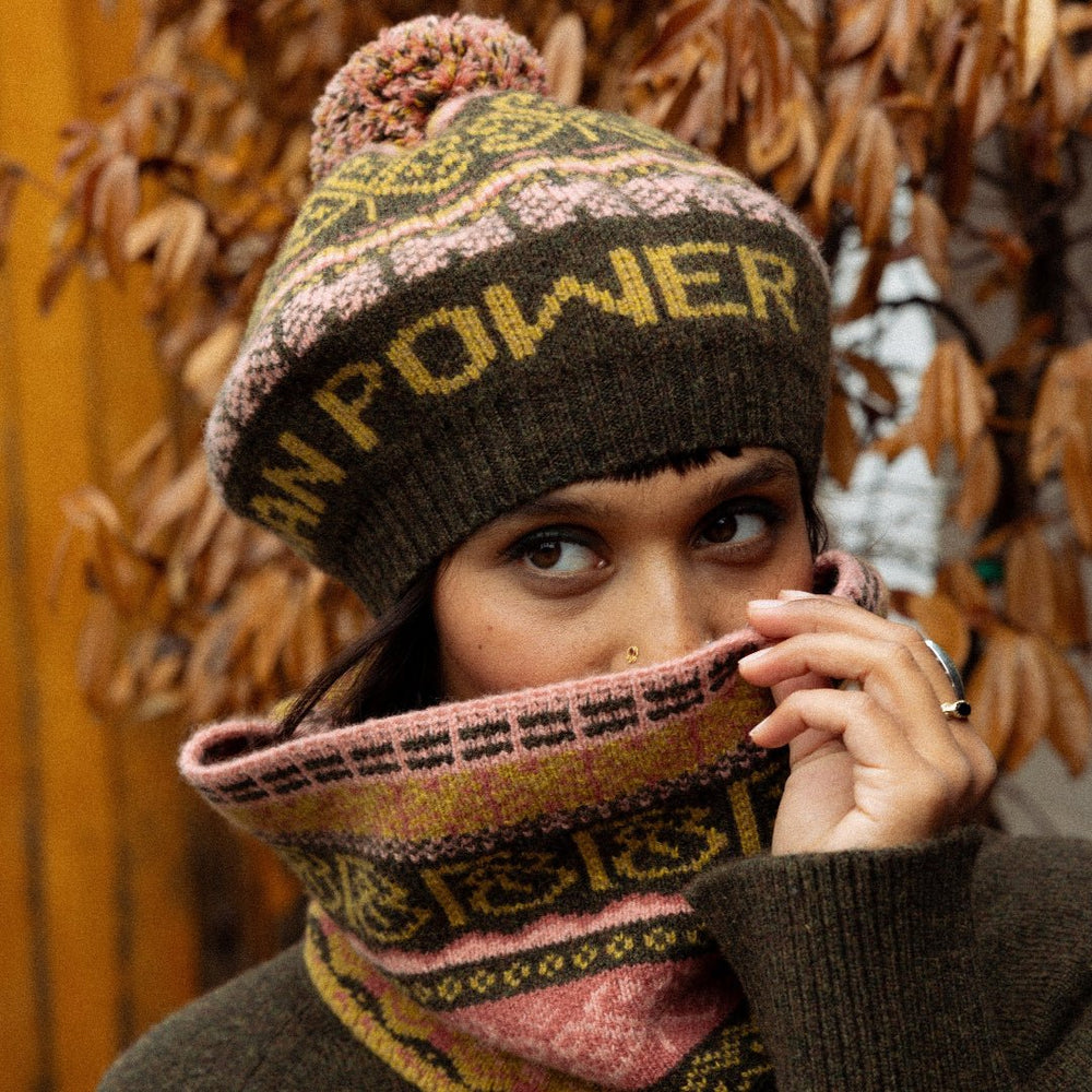 Pre-Order - Feminist Fiadh Snood in Kelp - Black & Beech