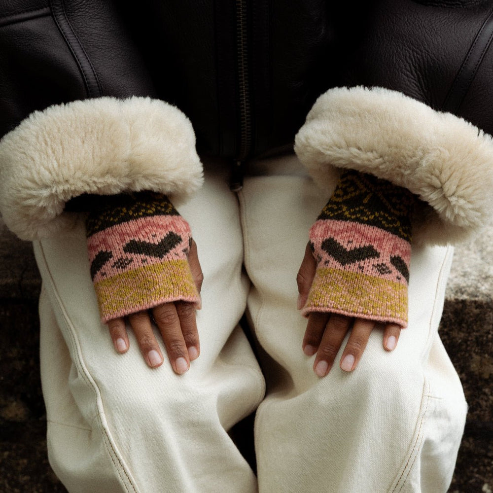 Pre-Order - Fairisle Fiadh Wrist Warmer in Kelp - Black & Beech