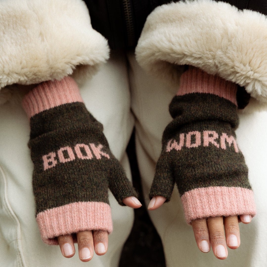 Book Worm Mittens in Kelp &amp; Chaffinch - Black &amp; Beech