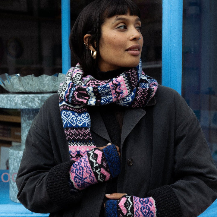 Pre-Order - Fairisle Fiadh Wrist Warmer in Anthracite - Black &amp; Beech