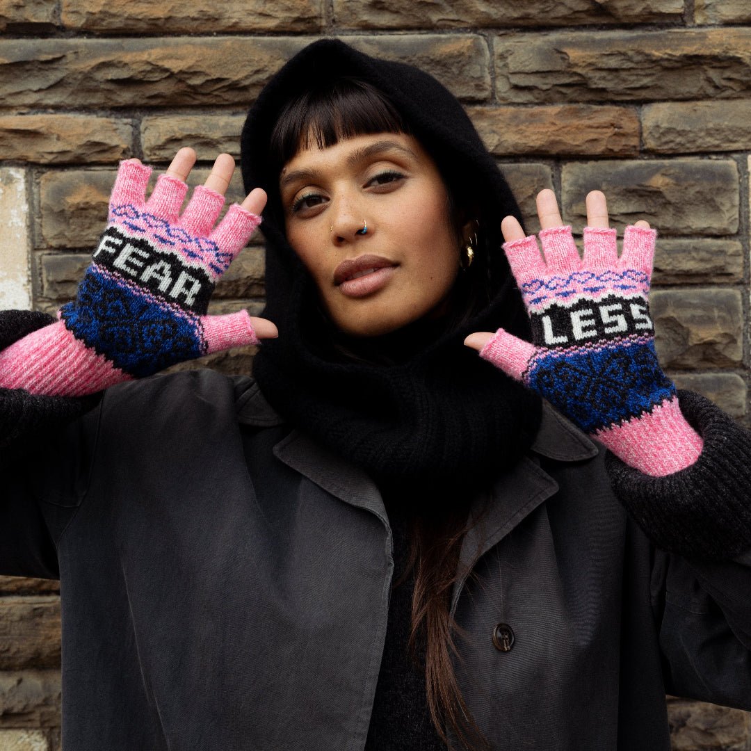 Pre-Order - Fearless Fingerless Gloves in Róisín - Black &amp; Beech