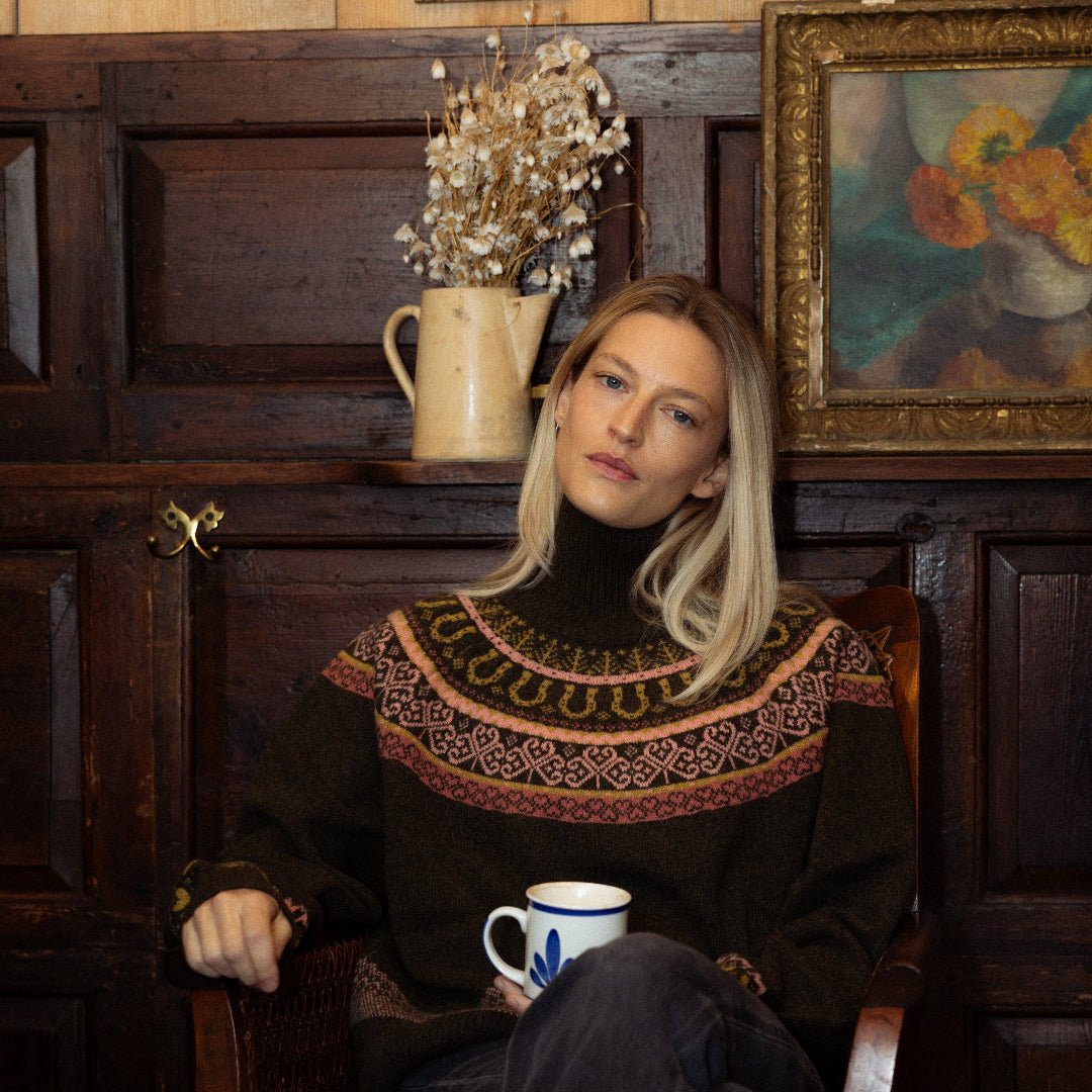 Fairisle Fiadh Funnel Neck Jumper in Kelp - Black &amp; BeechXS