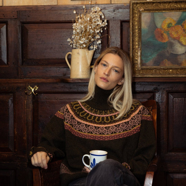 Fairisle Fiadh Funnel Neck Jumper in Kelp - Black &amp; BeechXS