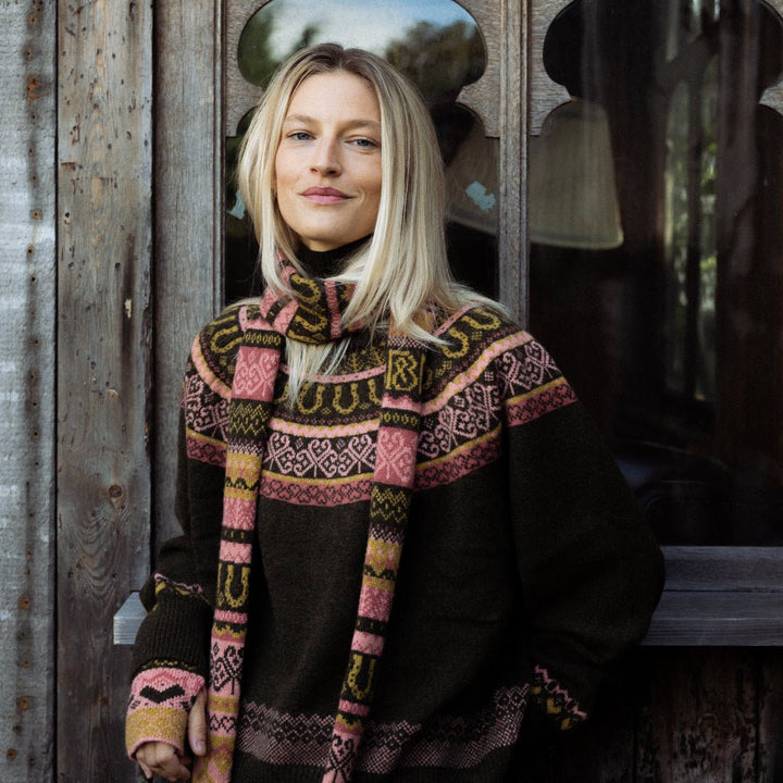 Fairisle Fiadh Funnel Neck Jumper in Kelp - Black &amp; BeechXS