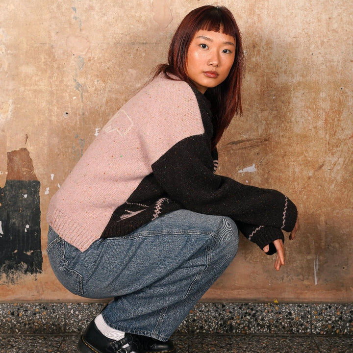 Saoirse Jumper in Peat &amp; Dogrose - Black &amp; BeechXS