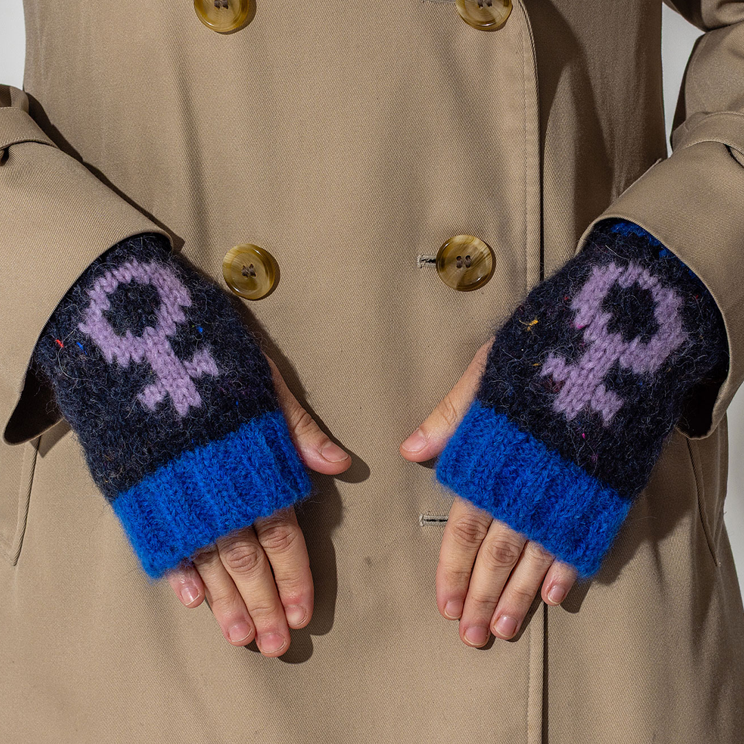 Cosmos Wrist Warmer in Nyx & Klein