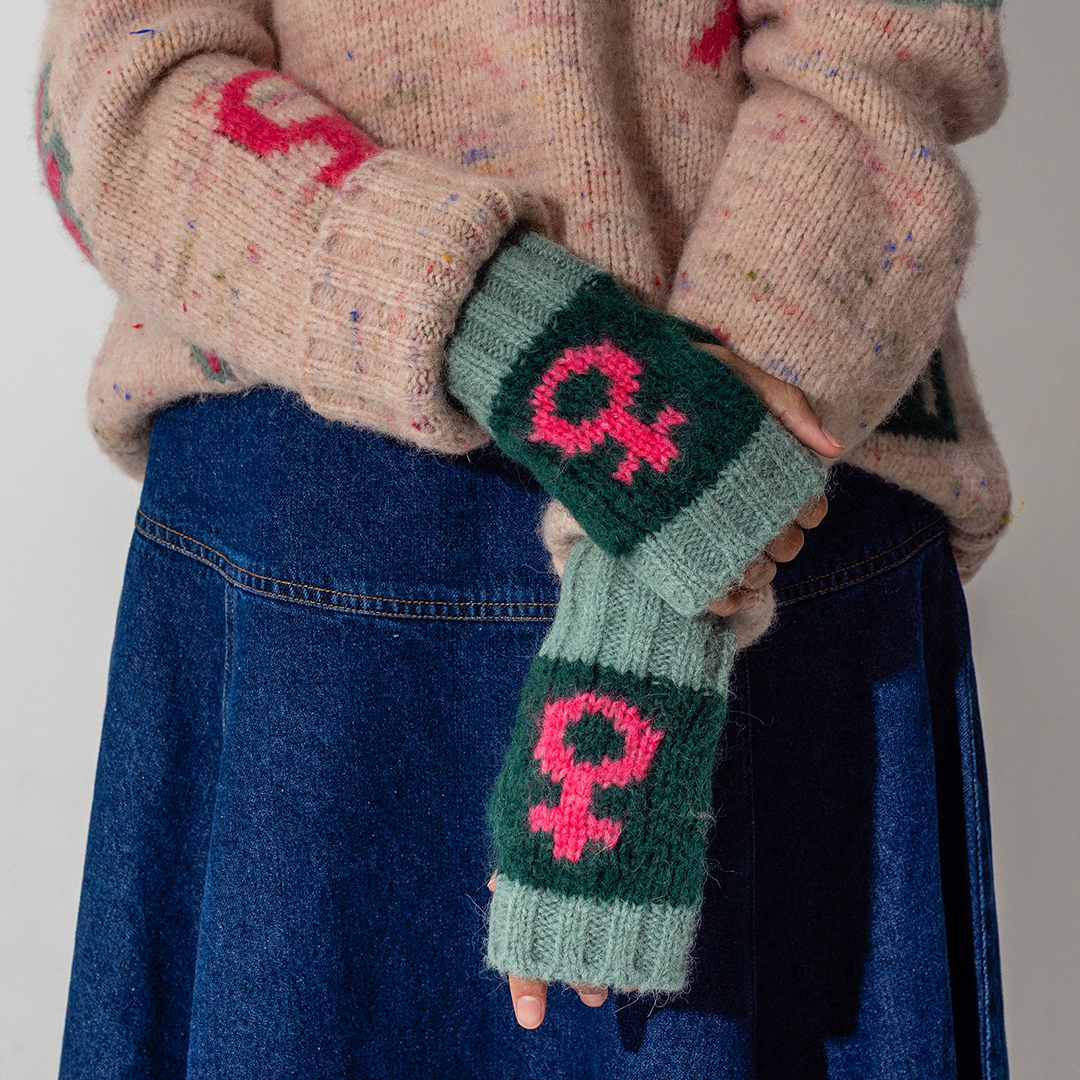 Cosmos Wrist Warmer in Green & Pink