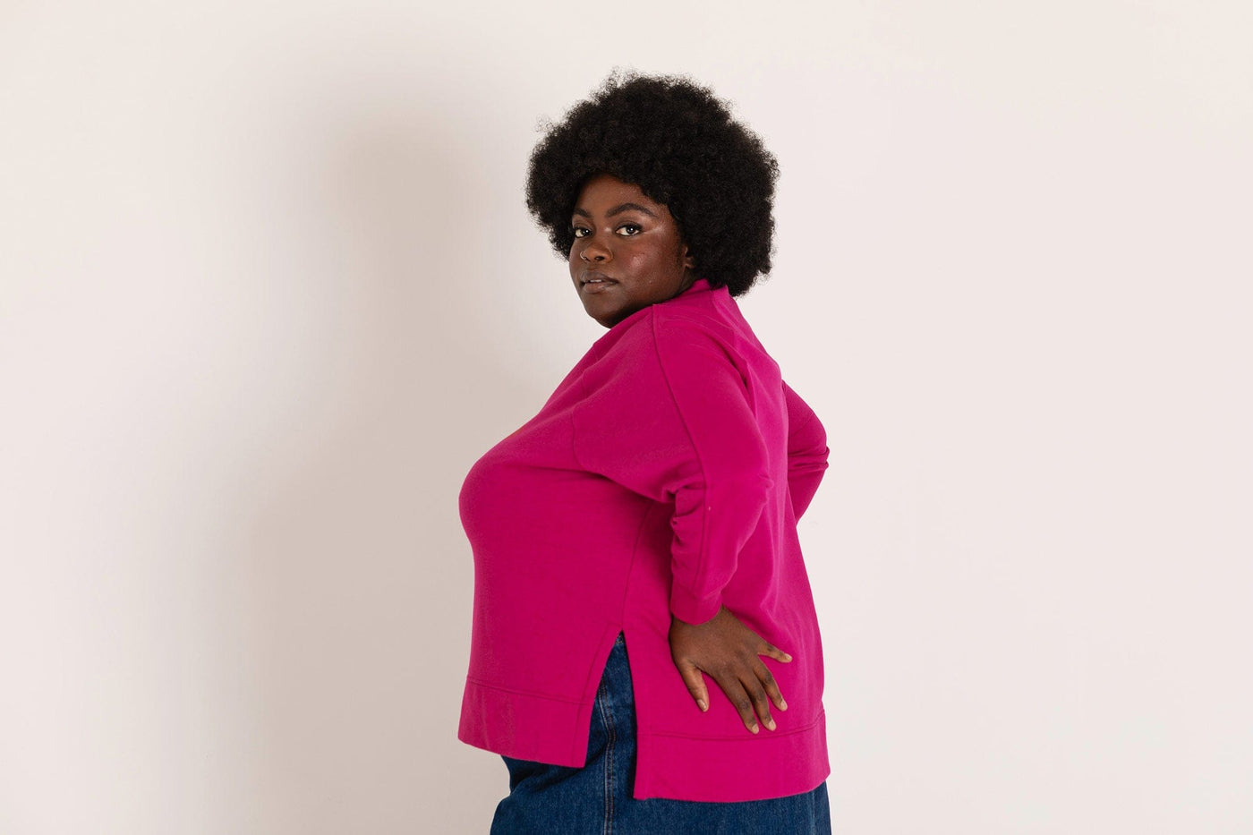 'Membre du mouvement de libération des femmes' fuchsia sweatshirt. Sweatshirts Black & Beech