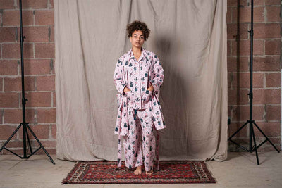 Feminist Icon Robe Black & Beech